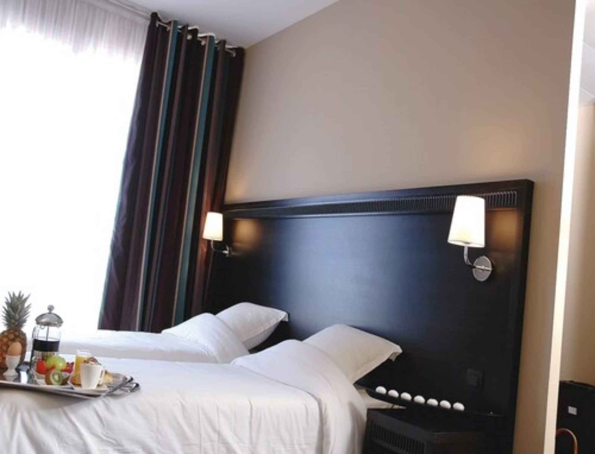 Ibis Styles Beaulieu Sur Mer Bagian luar foto