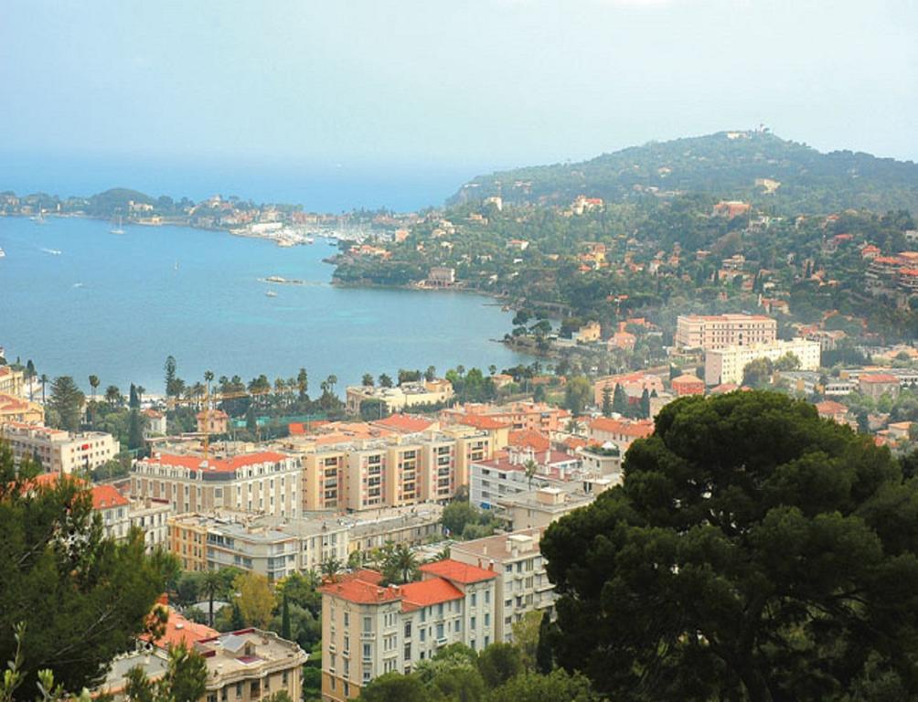 Ibis Styles Beaulieu Sur Mer Bagian luar foto