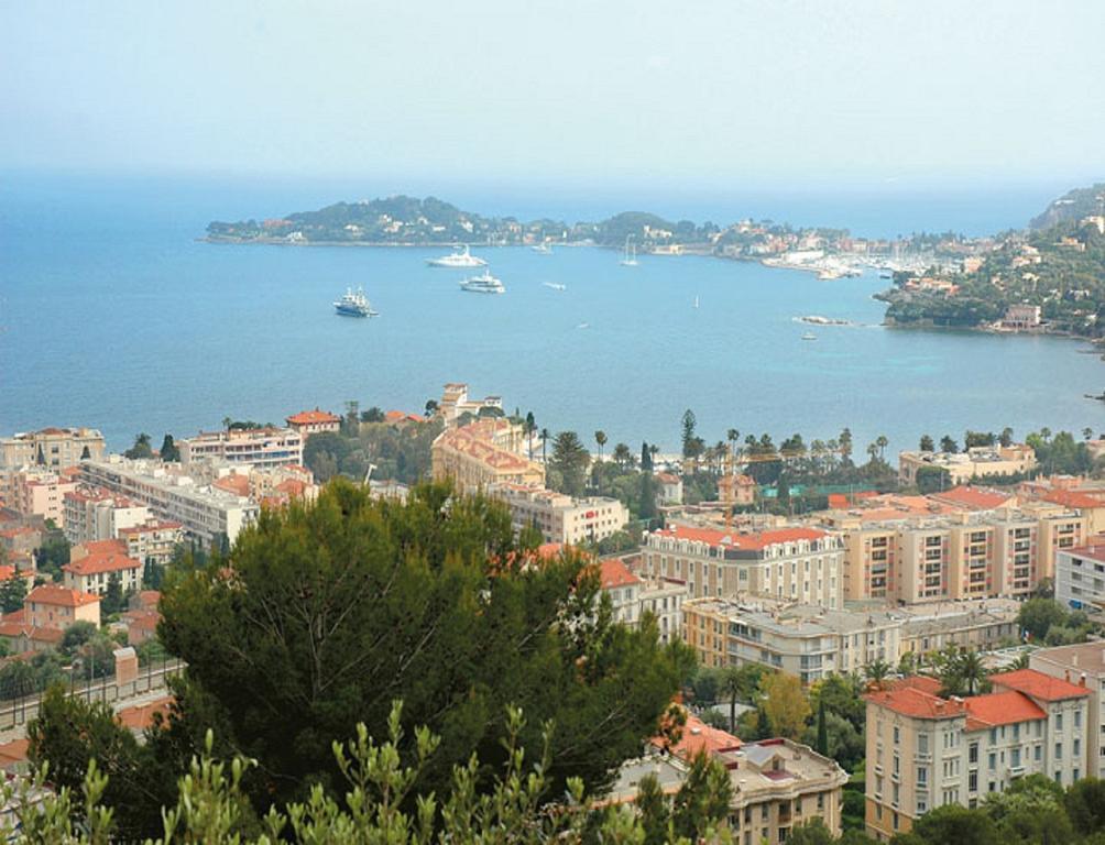 Ibis Styles Beaulieu Sur Mer Bagian luar foto